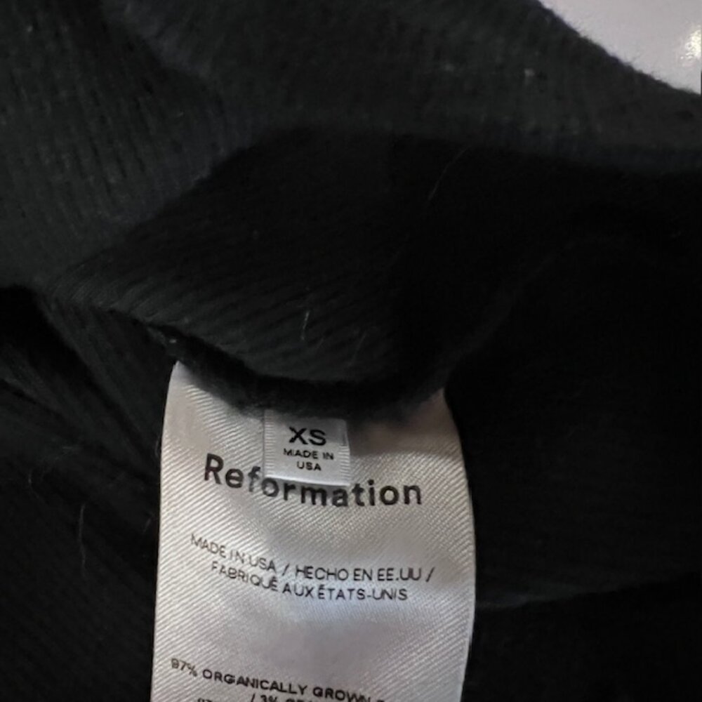 Reformation Black Bottoms Up Graphic Tee XS Y2K Cropped Fitted Top - Picture 4 of 4